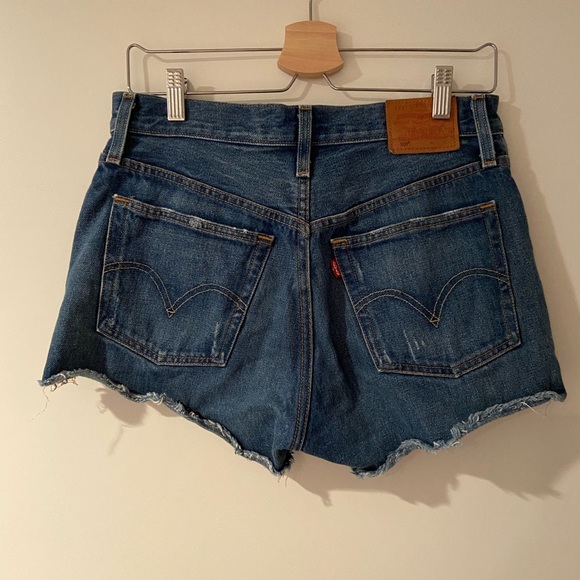 Levi’s 501® ORIGINAL HIGH RISE WOMEN'S SHORTS - Size 25 in “Silver Lake” - Picture 4 of 7